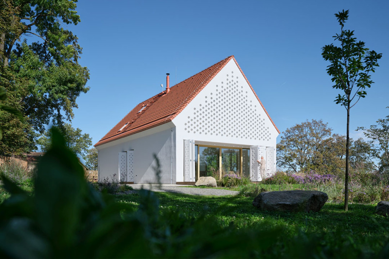 Jan_Zaloudek_Dum_Kamenna_Lhota_BoysPlayNice_07